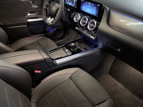 New 2025 Mercedes-Benz GLA 35 AMG 4MATIC image 15