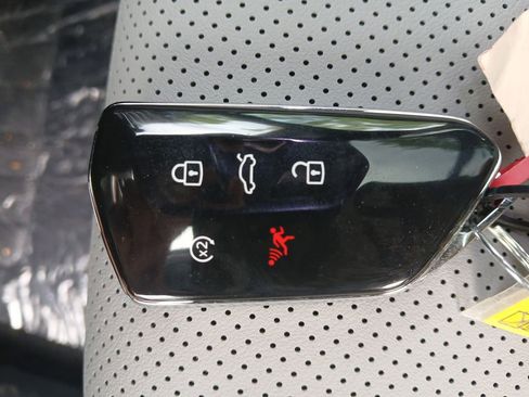 New 2026 Volkswagen Tiguan SE R-Line image 28