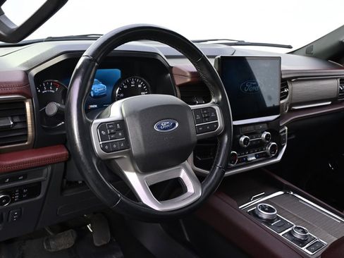 Used 2023 Ford Expedition Limited image 11