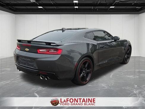 Used 2018 Chevrolet Camaro SS RWD image 7