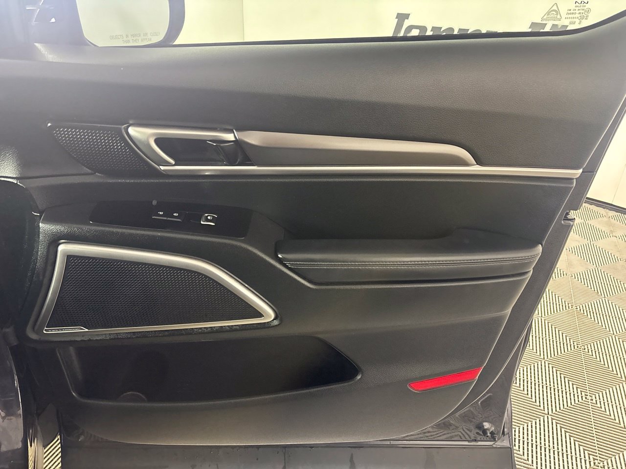 Used 2025 Kia Telluride LX FWD image 30