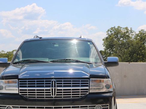 Used 2014 Lincoln Navigator 2WD image 45