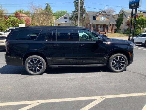 New 2026 Chevrolet Suburban RST w/ Advanced Technology Package AWD/4WD image 4