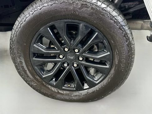 Used 2024 Ford F150 Lariat AWD/4WD image 33