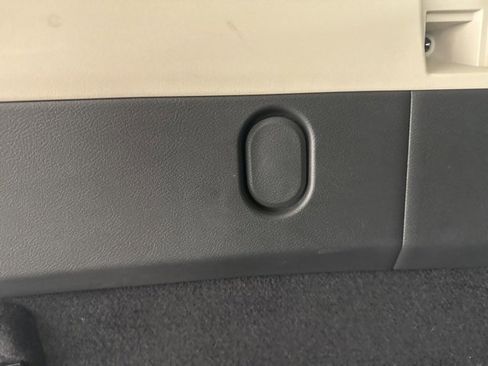 Certified 2024 Nissan Rogue SV image 25