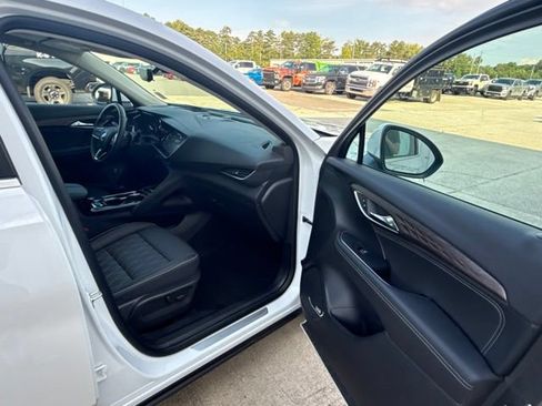 Used 2023 Buick Envision Avenir AWD/4WD image 19