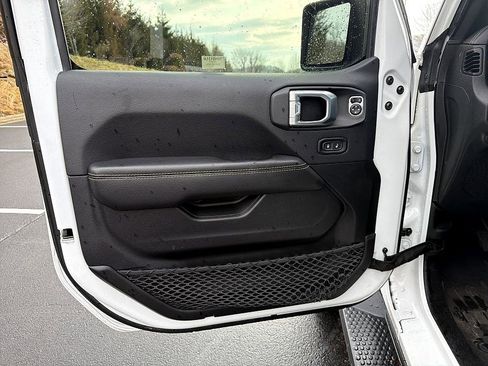 Used 2021 Jeep Wrangler Unlimited Sahara w/ Cold Weather Group image 9