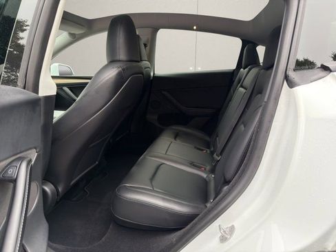 Used 2023 Tesla Model Y AWD image 10