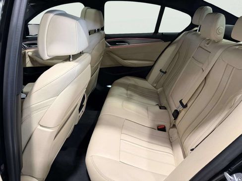 Used 2019 BMW 530i xDrive AWD/4WD image 17