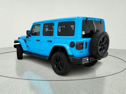 Used 2021 Jeep Wrangler Unlimited Sahara AWD/4WD image 12