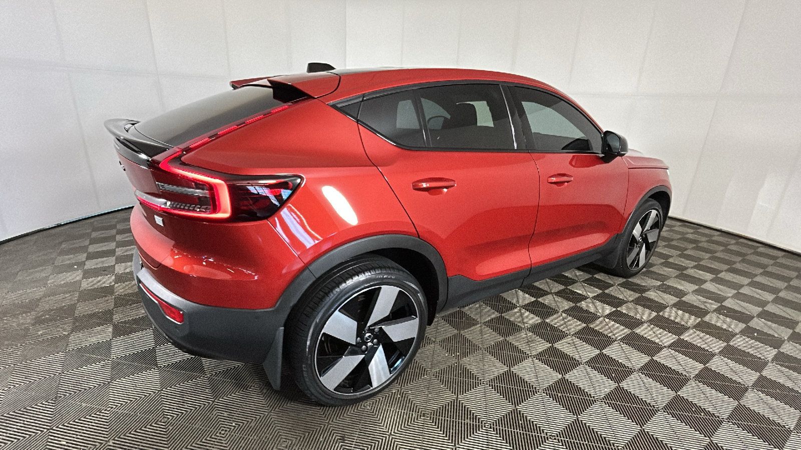 Used 2023 Volvo C40 P8 Recharge Ultimate AWD/4WD image 2