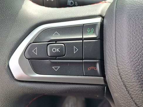 Certified 2025 Jeep Compass Trailhawk AWD/4WD image 23