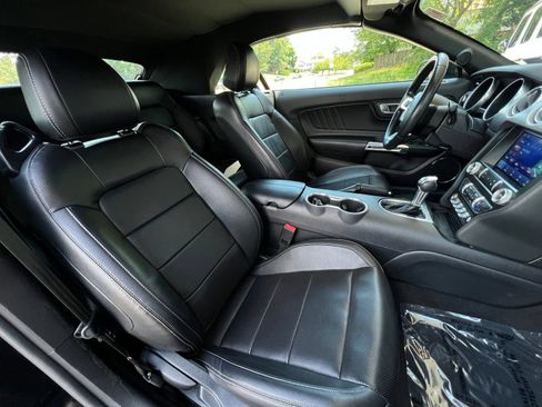 Used 2022 Ford Mustang Premium RWD image 17