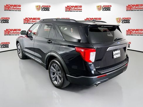 Used 2022 Ford Explorer XLT w/ Equipment Group 202A AWD/4WD image 2
