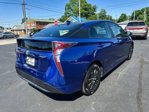 Used 2017 Toyota Prius Two w/ Prius Two Safety Plus Package FWD image 8