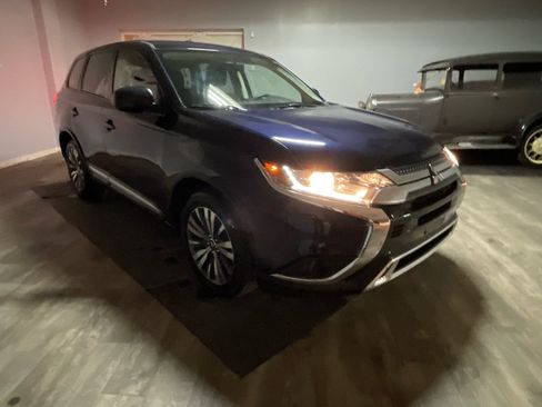Used 2020 Mitsubishi Outlander ES FWD image 32