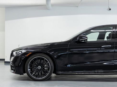 Used 2025 Mercedes-Benz S 580 4MATIC Sedan image 13