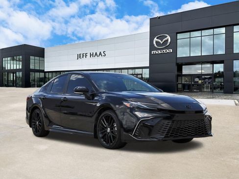 Used 2025 Toyota Camry XSE w/ Premium Plus Package FWD image 4