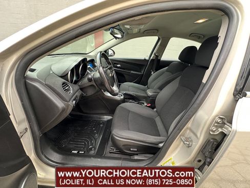 Used 2011 Chevrolet Cruze LT image 25