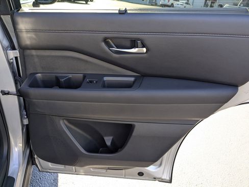 Certified 2024 Nissan Pathfinder SL image 36