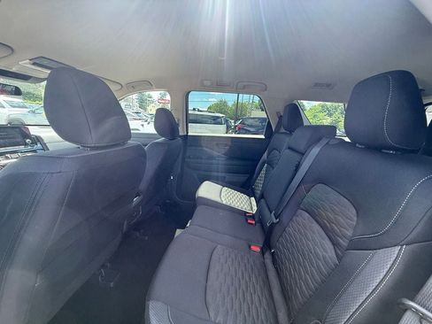 Used 2023 Nissan Pathfinder SV AWD/4WD image 16