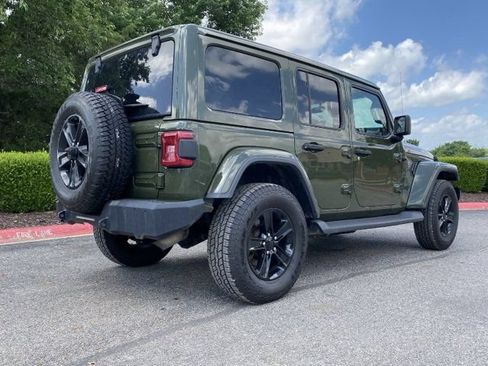 Used 2021 Jeep Wrangler Unlimited Sahara AWD/4WD image 3