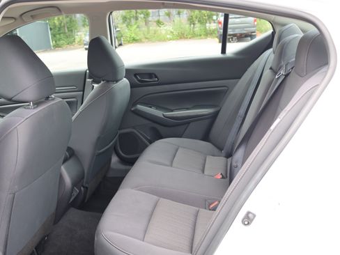 Used 2025 Nissan Altima 2.5 SV FWD image 15