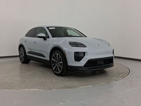 New 2026 Porsche Macan Electric image 7