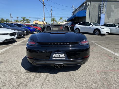 Used 2017 Porsche 718 Boxster RWD image 8