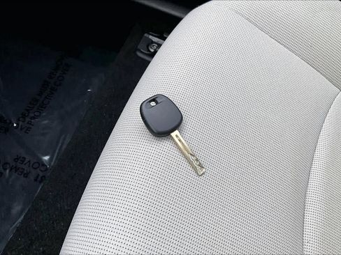 Used 2022 Toyota Corolla LE image 14