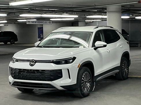 New 2026 Volkswagen Tiguan S AWD/4WD image 3