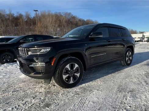 Used 2022 Jeep Grand Cherokee Limited 4xe w/ Luxury Tech Group II image 4