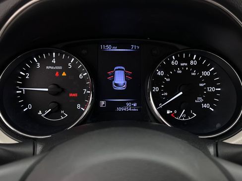 Used 2018 Nissan Rogue Sport SV w/ SV Technology Package AWD/4WD image 18