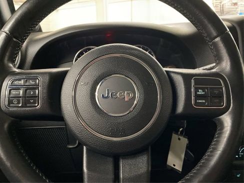 Used 2014 Jeep Wrangler Unlimited Sahara w/ Dual Top Group AWD/4WD image 22