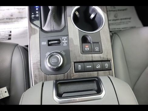Used 2020 Toyota Highlander Limited image 35