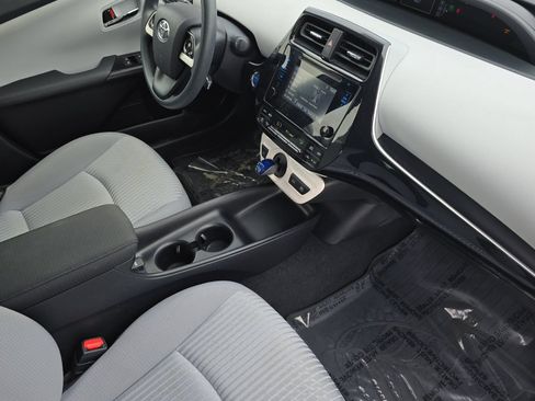 Used 2016 Toyota Prius Two FWD image 13
