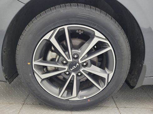 Used 2022 Kia Forte LXS w/ LXS Technology Package FWD image 31