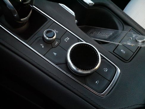 Used 2024 Cadillac XT4 Sport image 29