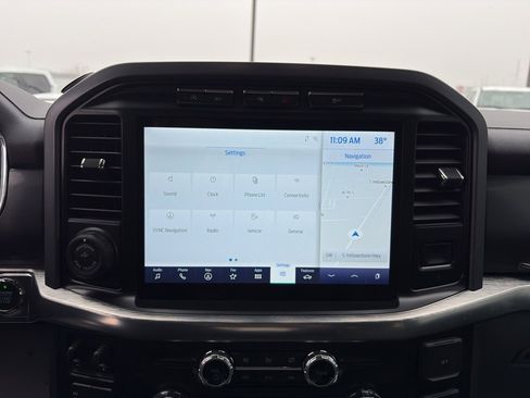 Used 2021 Ford F150 Lariat w/ Equipment Group 501A Mid image 15