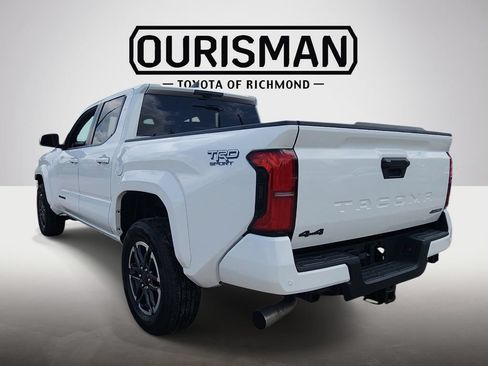 Used 2025 Toyota Tacoma TRD Sport w/ TRD Sport Premium Package AWD/4WD image 5