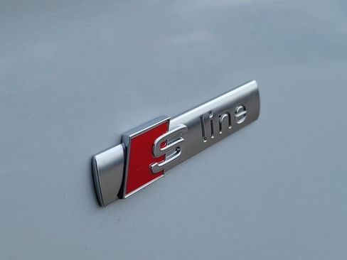 Used 2022 Audi Q5 2.0T Prestige w/ Prestige Package image 10