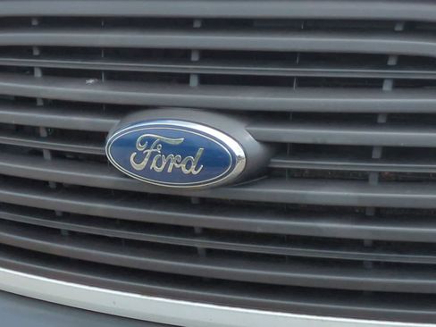 Used 2015 Ford Transit 250 148 High Roof Extended RWD image 12