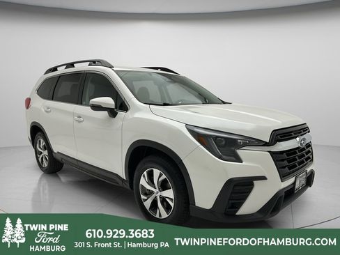 Used 2023 Subaru Ascent Premium w/ Convenience Package AWD/4WD image 1