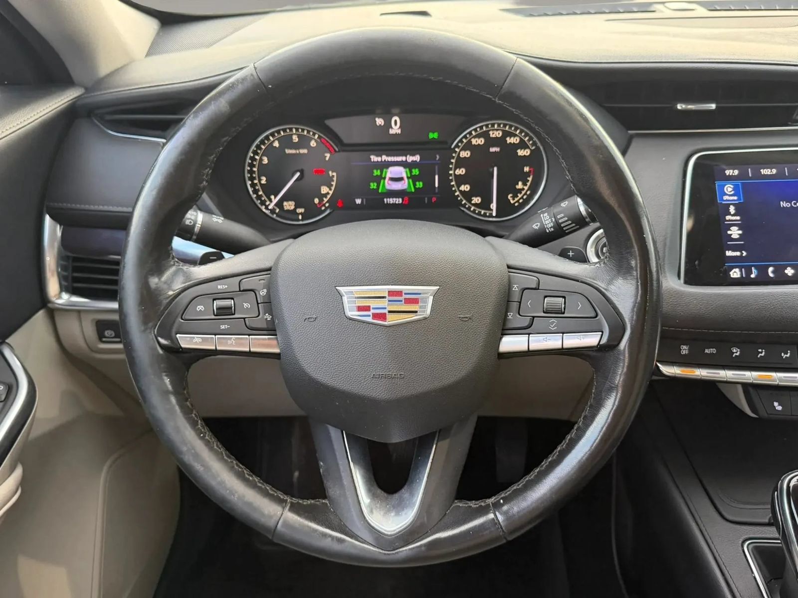 Used 2023 Cadillac XT4 Luxury w/ Cold Weather Package FWD image 22