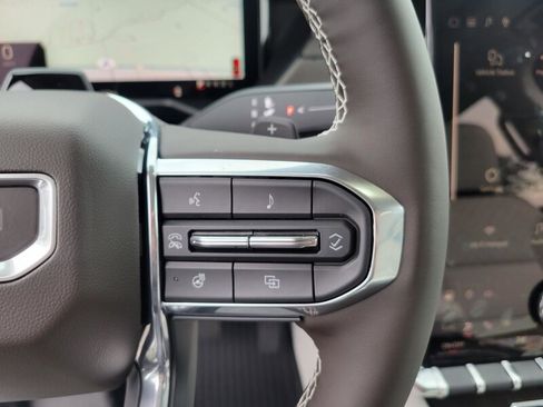 New 2026 GMC Acadia Denali w/ Super Cruise Package image 13