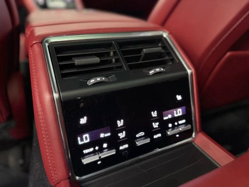 Used 2023 Porsche Panamera 4 Platinum Edition image 23
