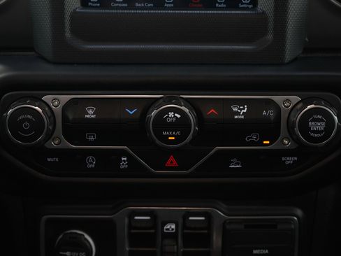 Used 2023 Jeep Gladiator Sport image 18