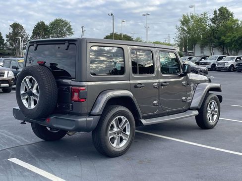 Used 2019 Jeep Wrangler Unlimited Sahara AWD/4WD image 7