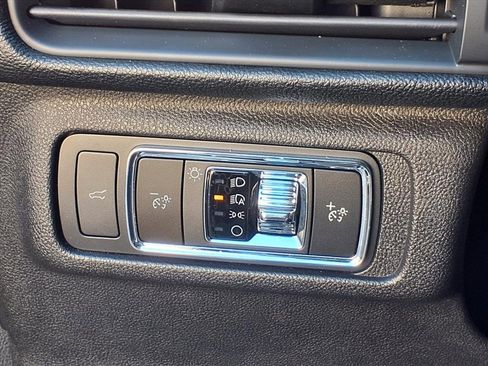 Used 2022 Lincoln Corsair Reserve w/ Equipment Group 201A image 21