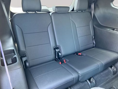 Used 2025 Buick Enclave Preferred AWD/4WD image 25